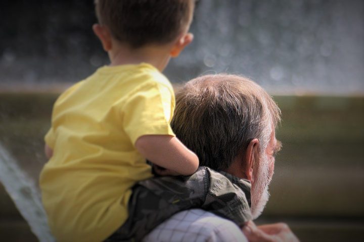 Abuelos y nietos, juego sin fin